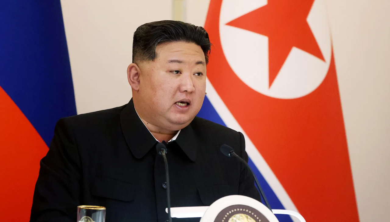 পারমাণবিক অস্ত্রের মজুত বাড়ানোর ঘোষণা কিমের