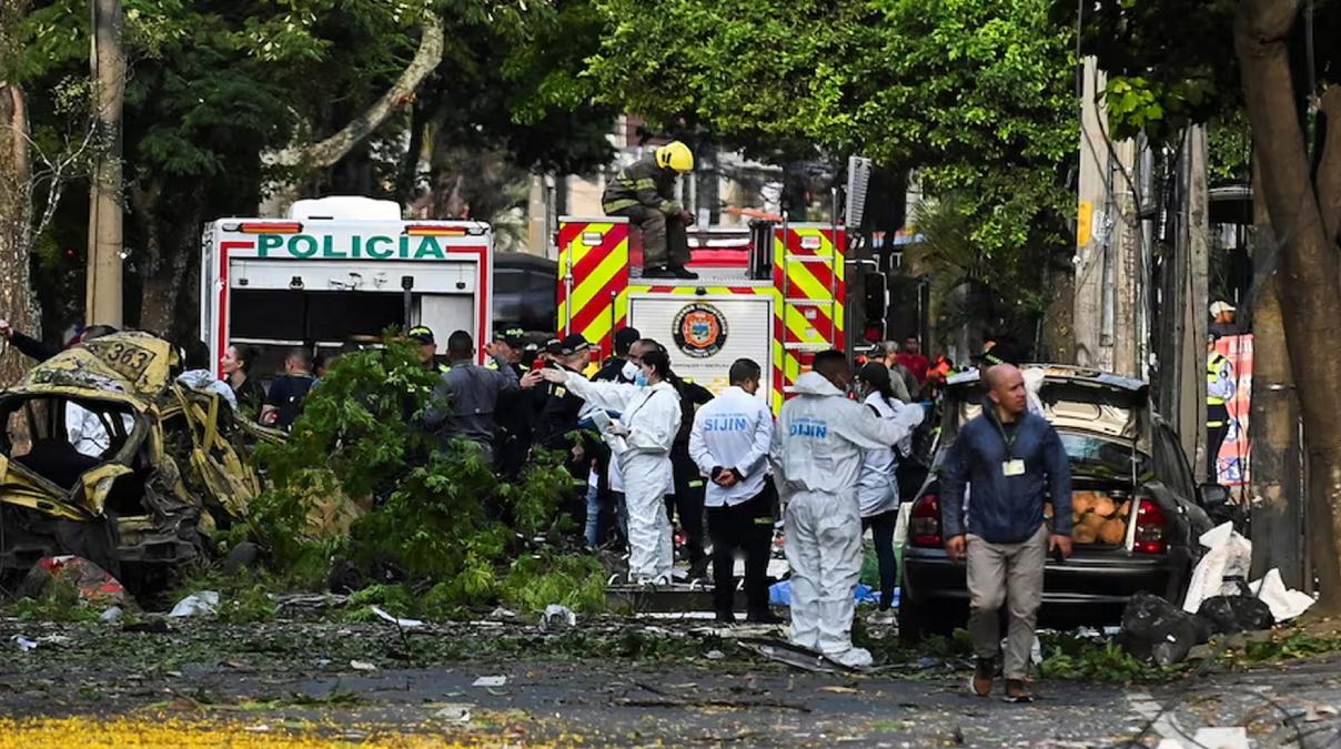 কলম্বিয়ায় হেলিকপ্টারে ড্রোন হামলা-গাড়ি বিস্ফোরণ, ১২ পুলিশসহ নিহত ১৮