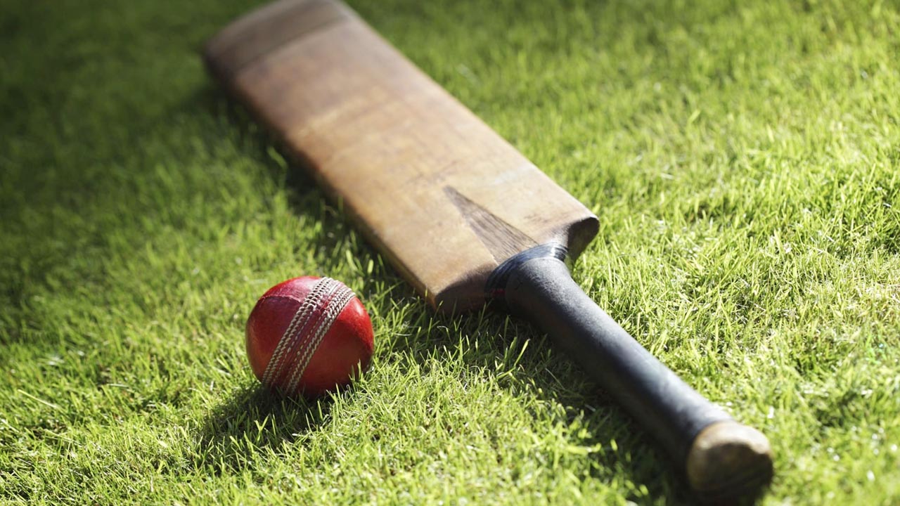 পাকিস্তানে বোলিংয়ের সুযোগ না পেয়ে গুলি বোলারের, মাঠেই মৃত্যু অধিনায়কের