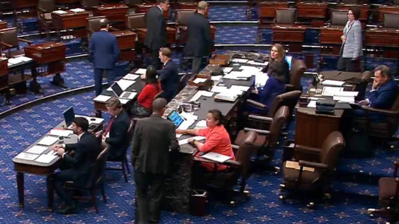 বাজেট পাসে ব্যর্থ সিনেট