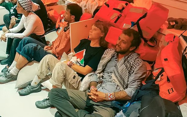 সুমুদ ফ্লোটিলার আটক অধিকারকর্মীরা ২ ঘণ্টার মধ্যে ইসরায়েলে পৌঁছতে পারেন