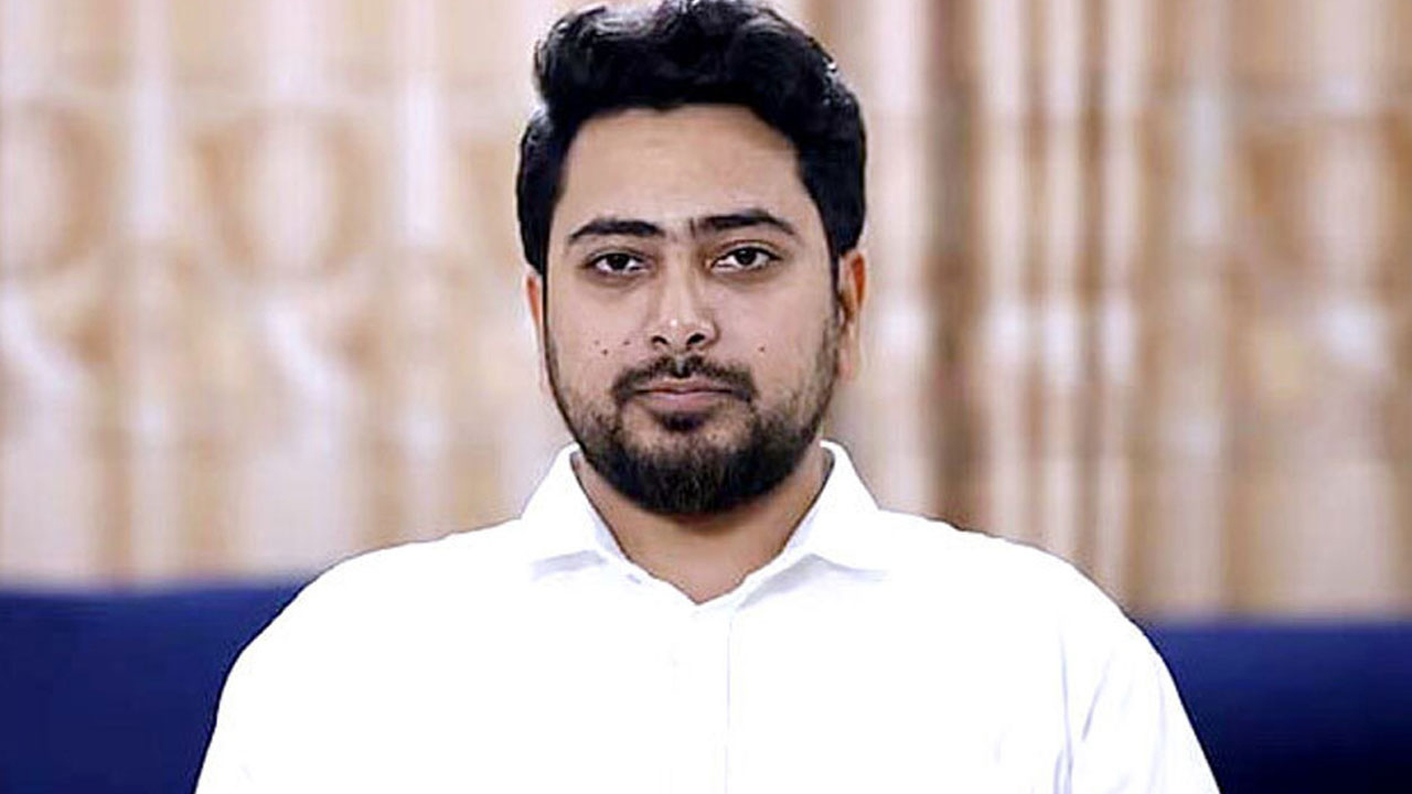 গ্রেপ্তারি পরোয়ানা জারি হওয়া সেনাসদস্যদের গ্রেপ্তার চান নাহিদ ইসলাম