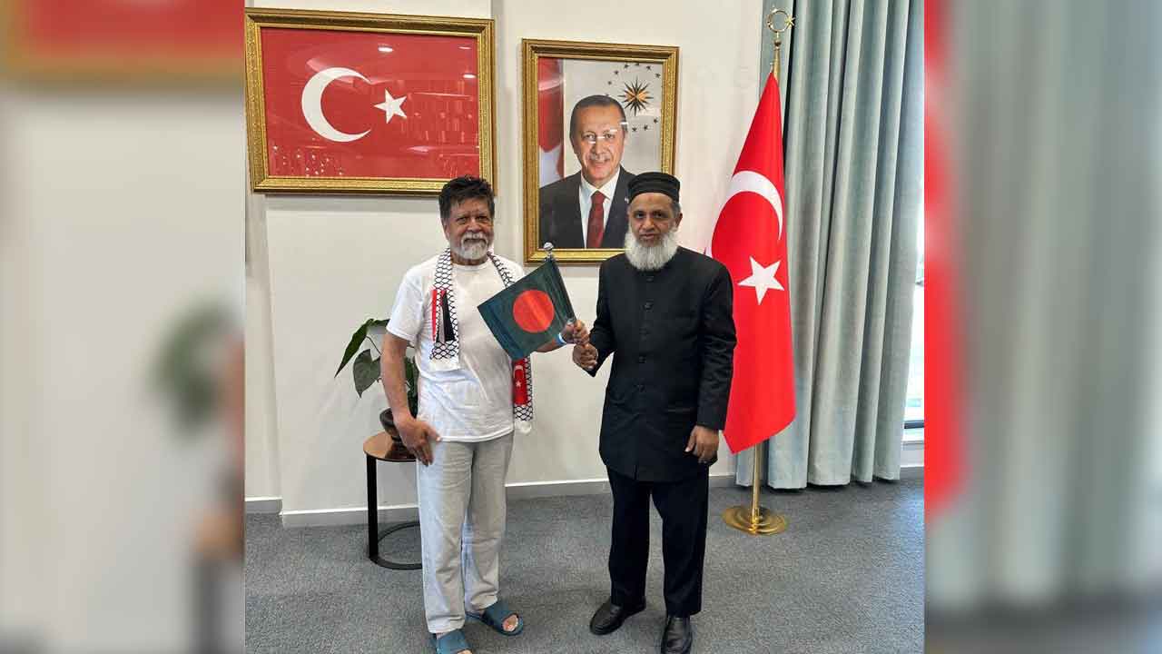 তুরস্কে পৌঁছালেন শহিদুল আলম