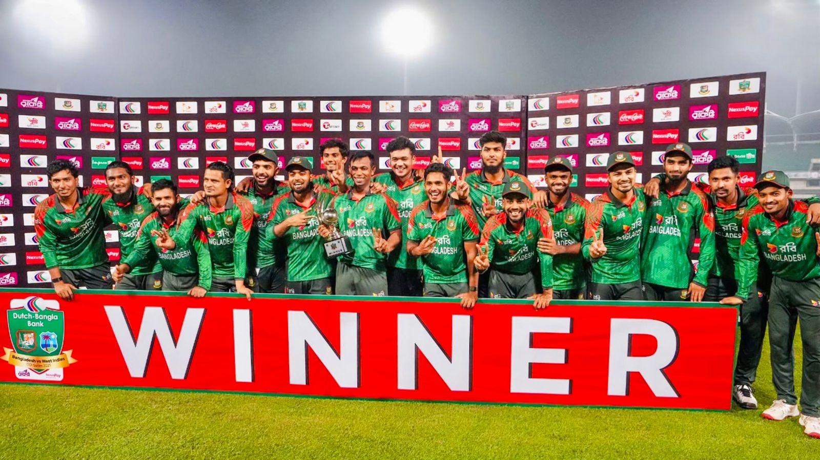 উইন্ডিজকে রেকর্ড ব্যবধানে হারিয়ে সিরিজ জিতল বাংলাদেশ