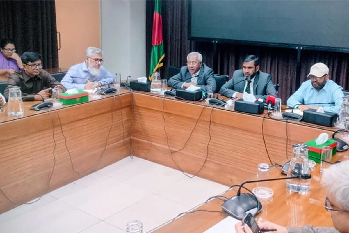 প্রবাসীদের ভোটাধিকার ফিরিয়ে আনতে কাজ করছে ইসি : সানাউল্লাহ