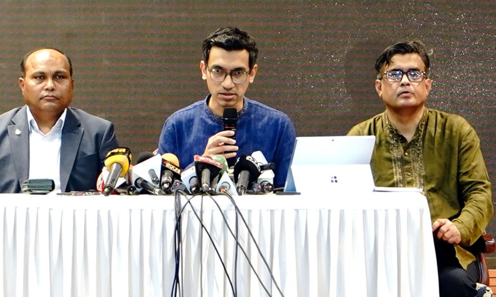 ৩০ বছরের জন্য বিদেশি অপারেটরদের হাতে যাচ্ছে চট্টগ্রাম বন্দর