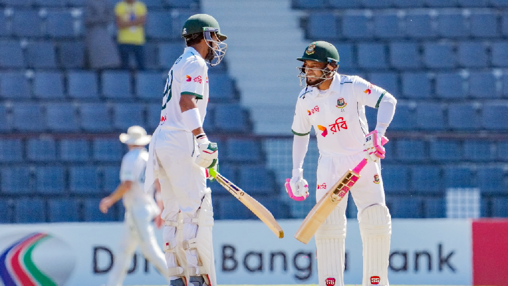 বিশাল রানের গতিতে ছুটছে বাংলাদেশ 