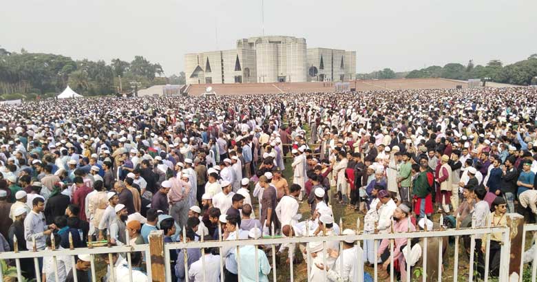 শহীদ ওসমান হাদির জানাজায় লাখো মানুষের ঢল